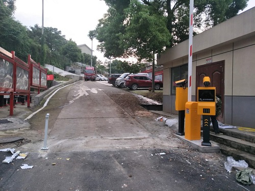 岳麓區(qū)麓山南路社區(qū)服務(wù)中心高清車牌識(shí)別一進(jìn)一出單通道